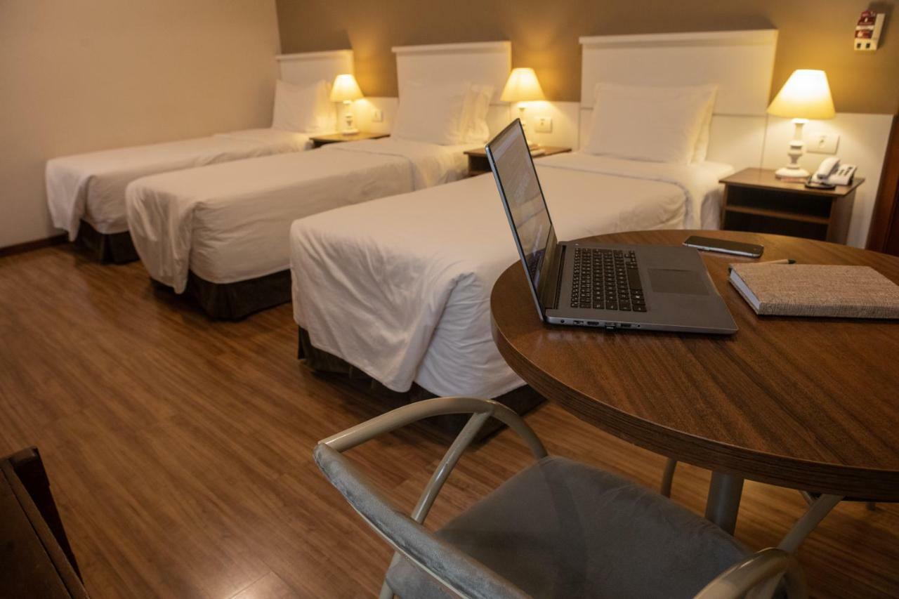 Planalto Select Hotel Ponta Grossa ポンタ・グロッサ エクステリア 写真